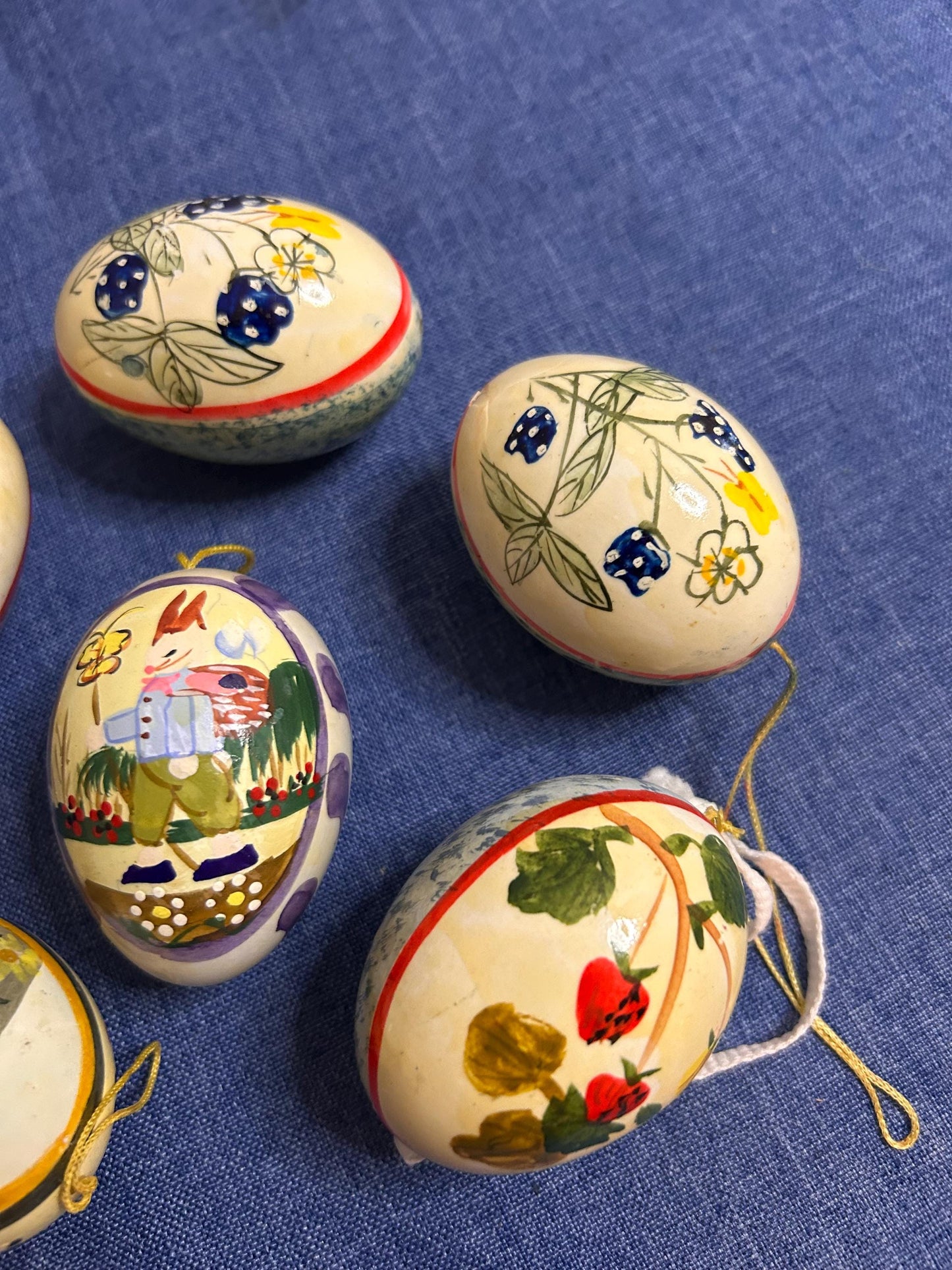 6 beautifully painted Easter eggs