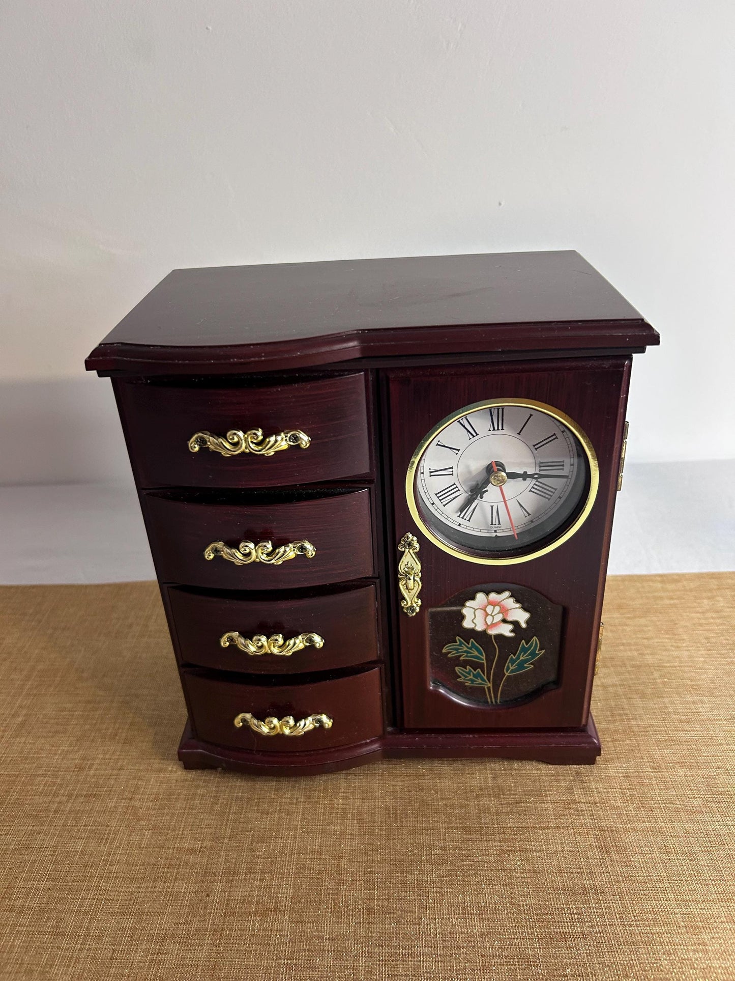 Charming jewelry box