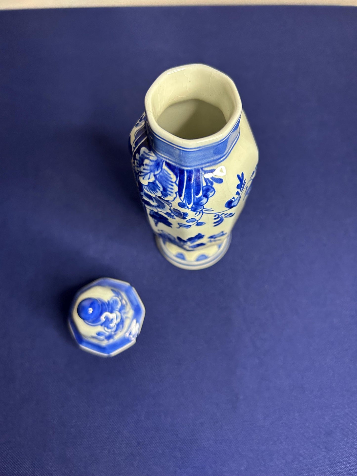 Lidded Vase 19cm Delft Style