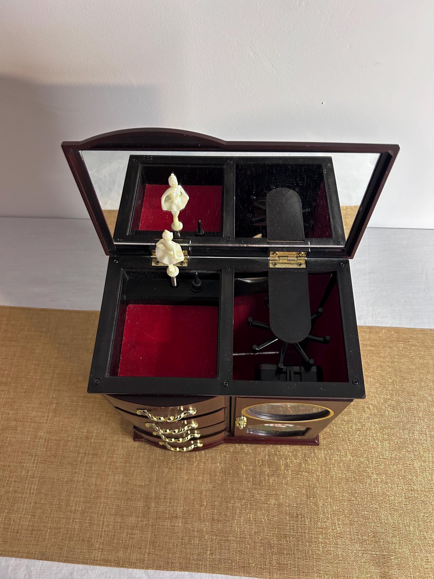 Charming jewelry box