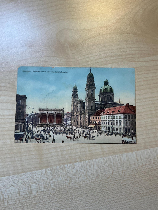 Postcard Munich (Feldherrnhalle and Kajetanshofkirche)