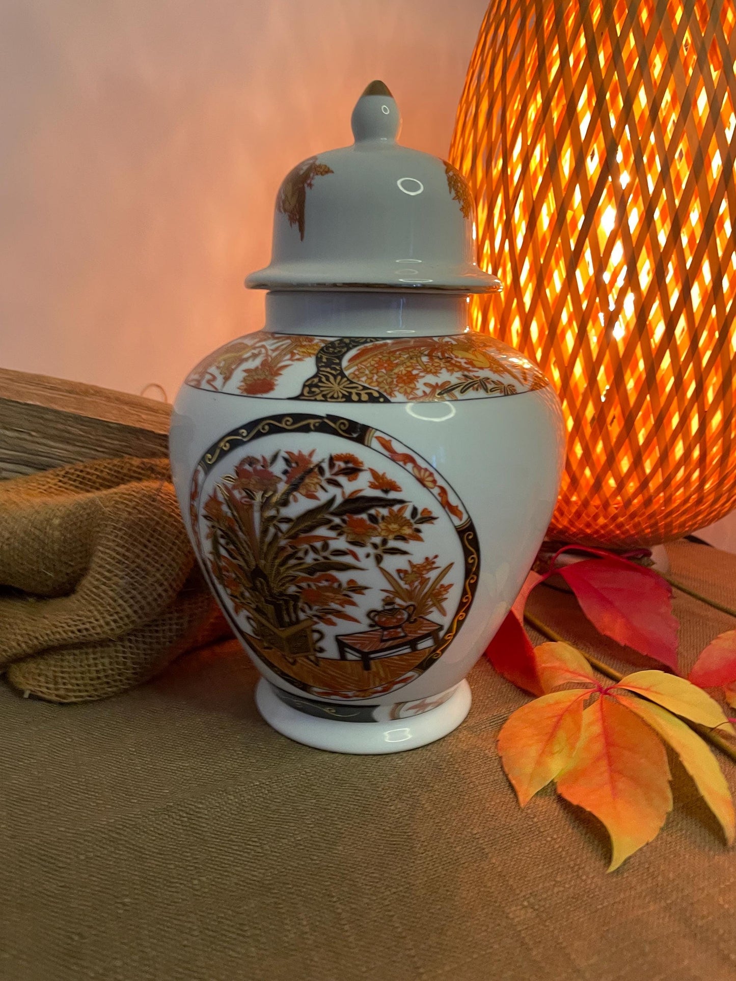 Porcelain vase in Asian style