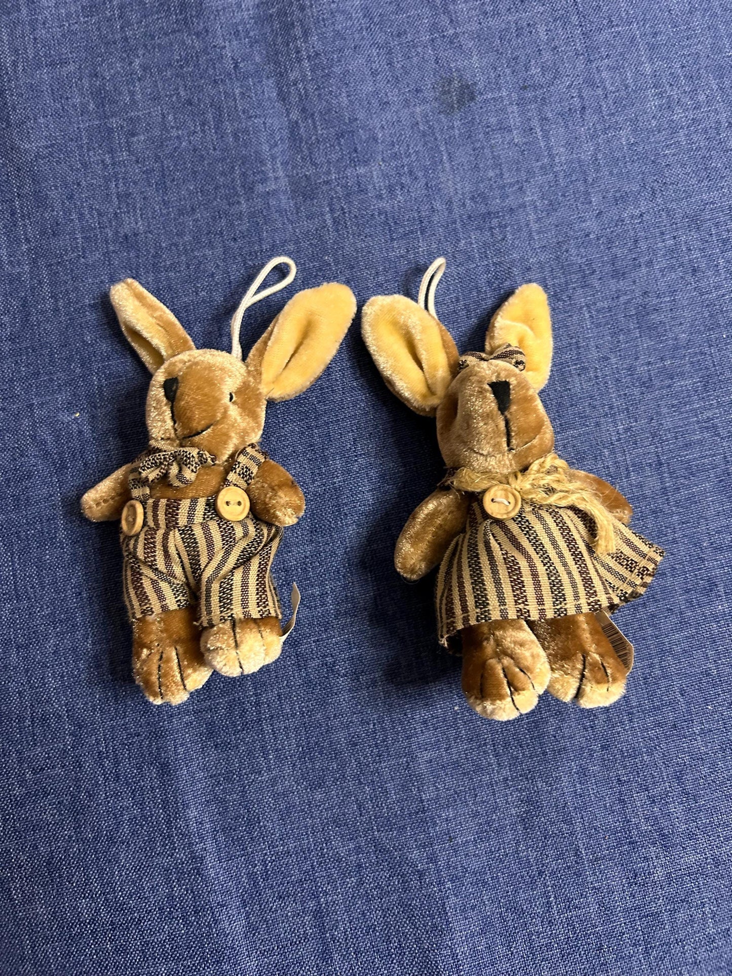 Beautiful vintage Easter bunny couple