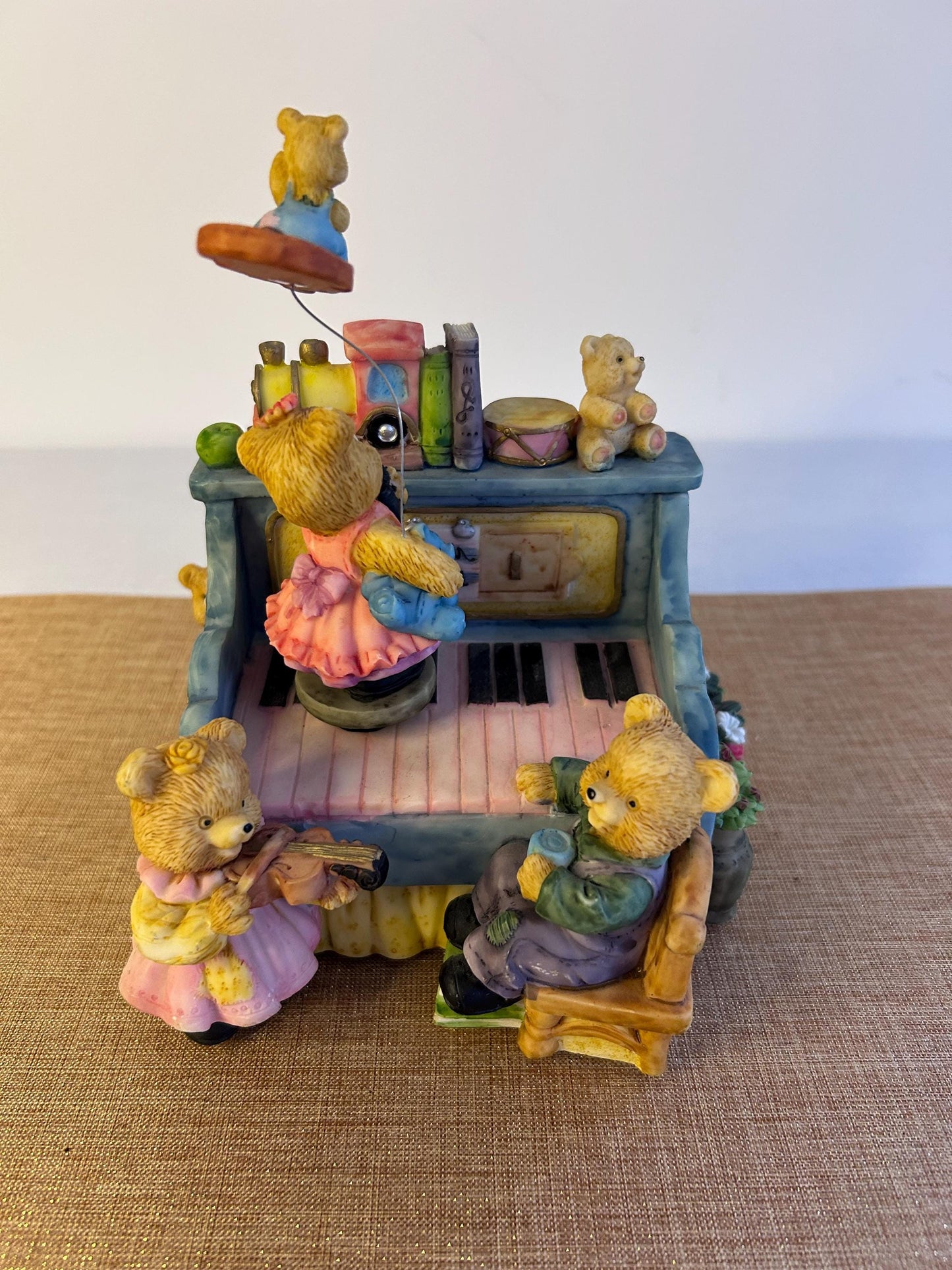 Enchanting music box from the 1990s