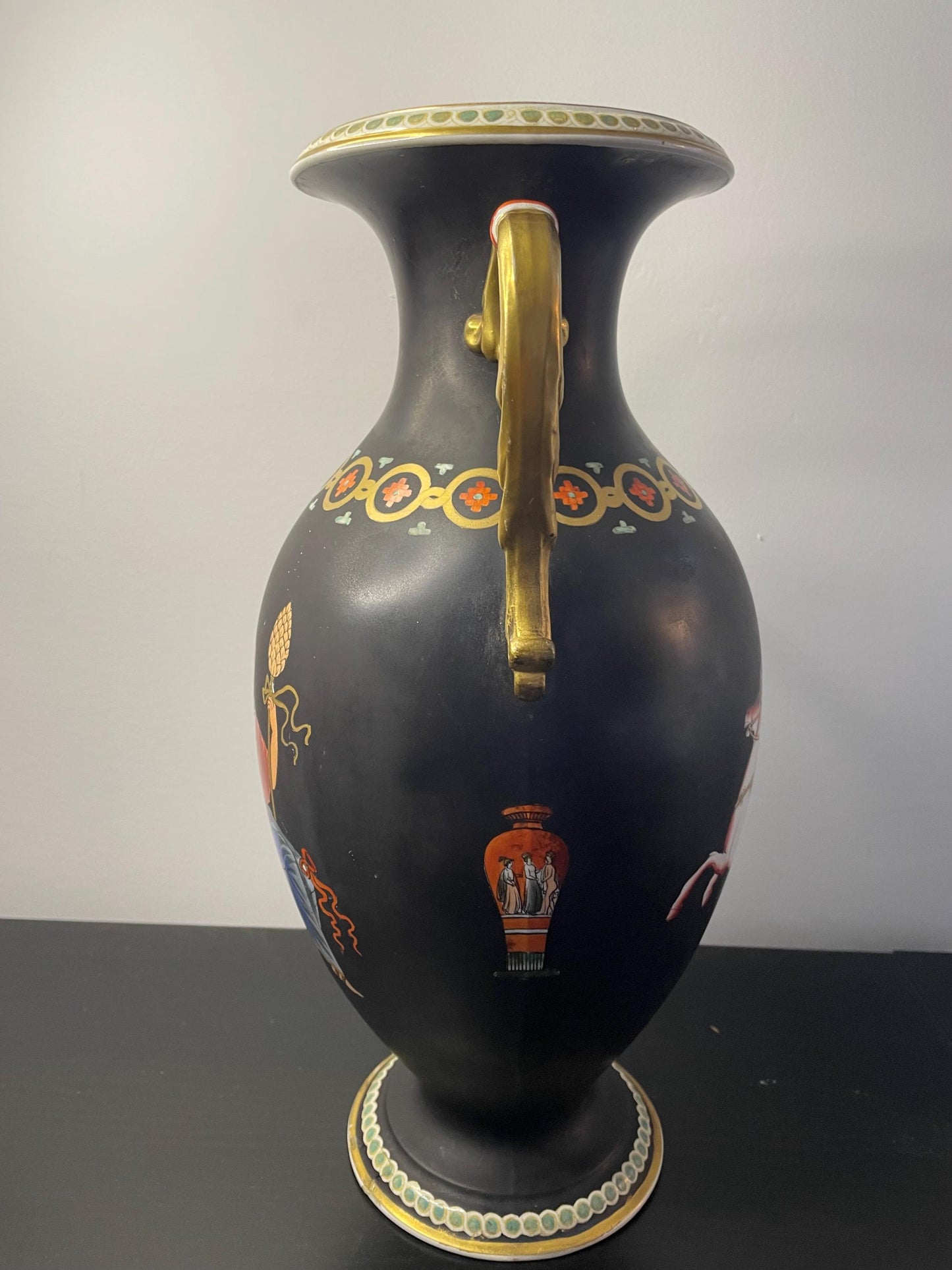 Amphora in classical style