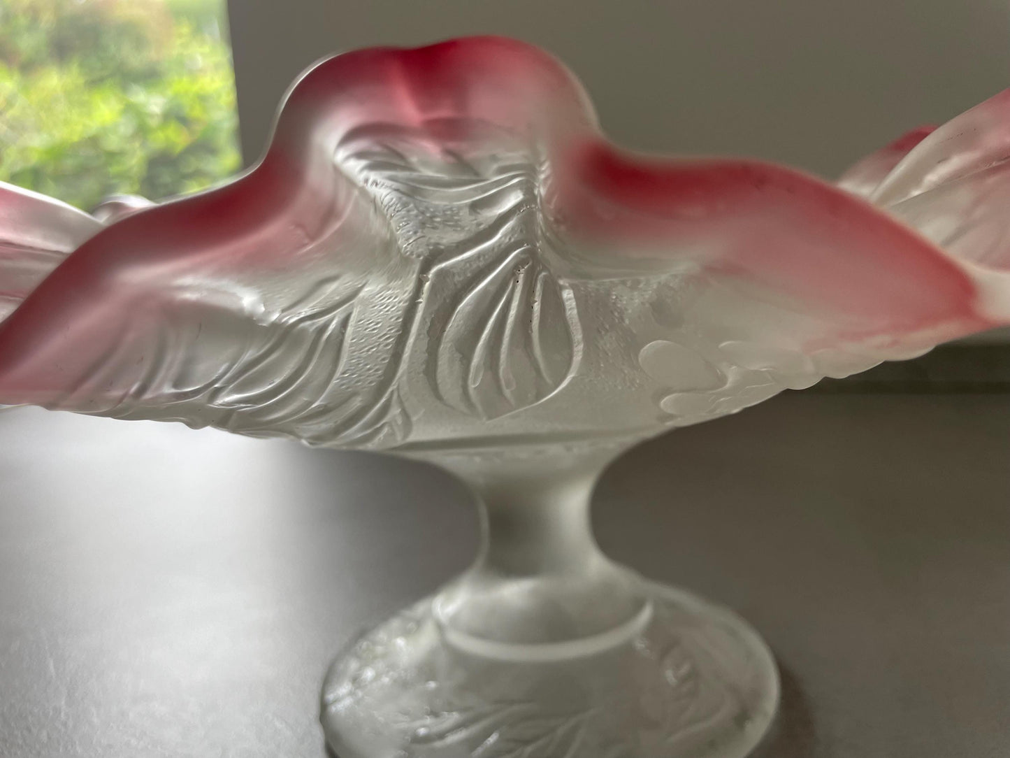 decorative bowl white-pink