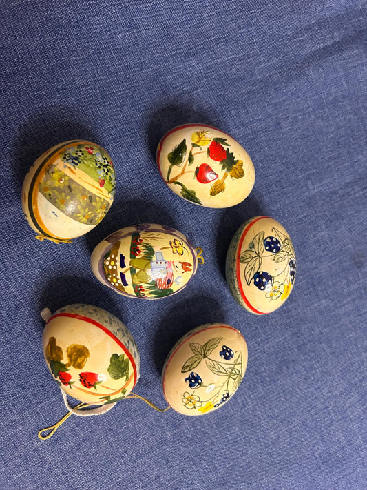 6 beautifully painted Easter eggs