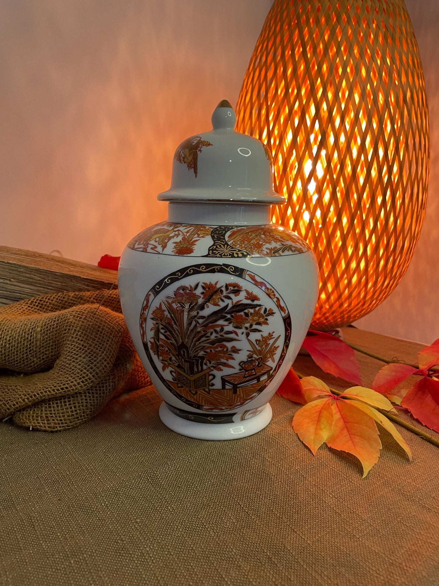 Porcelain vase in Asian style