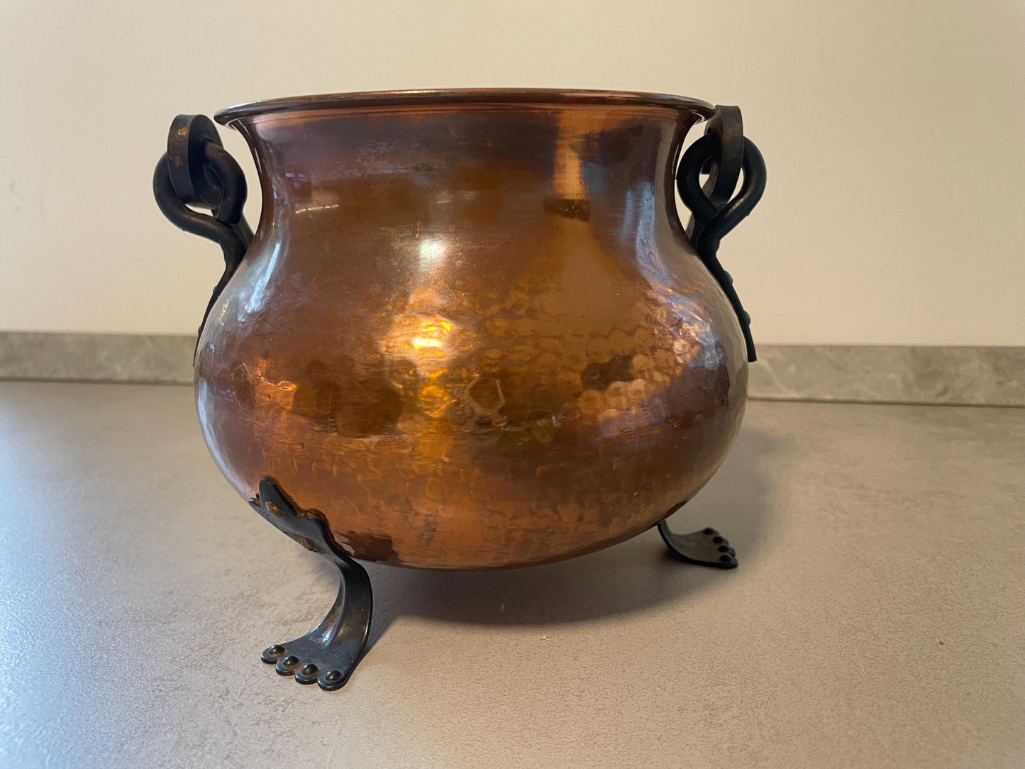 Vintage copper pot/jardiniere