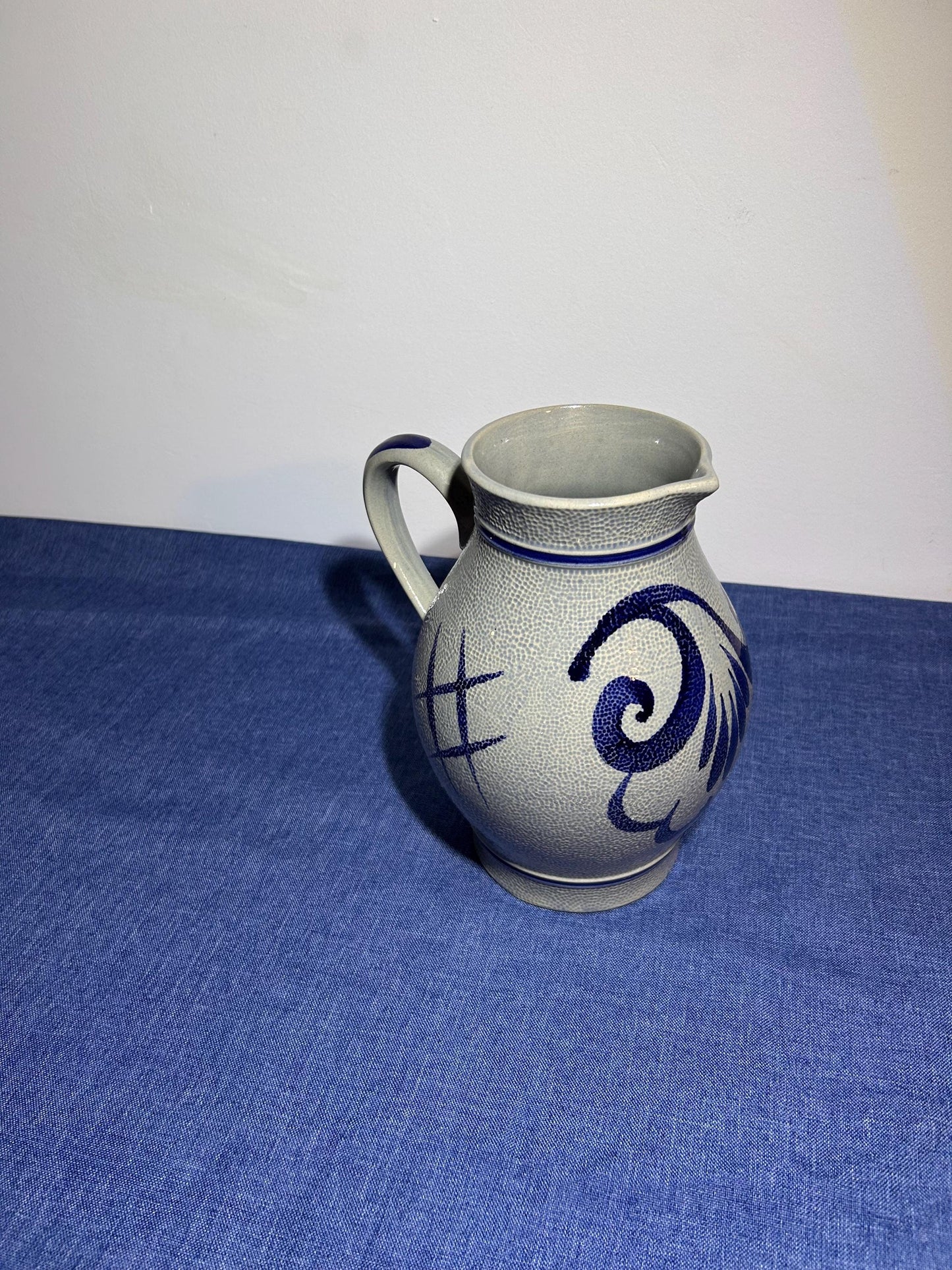 Elegant stoneware jug with approx. 21 cm