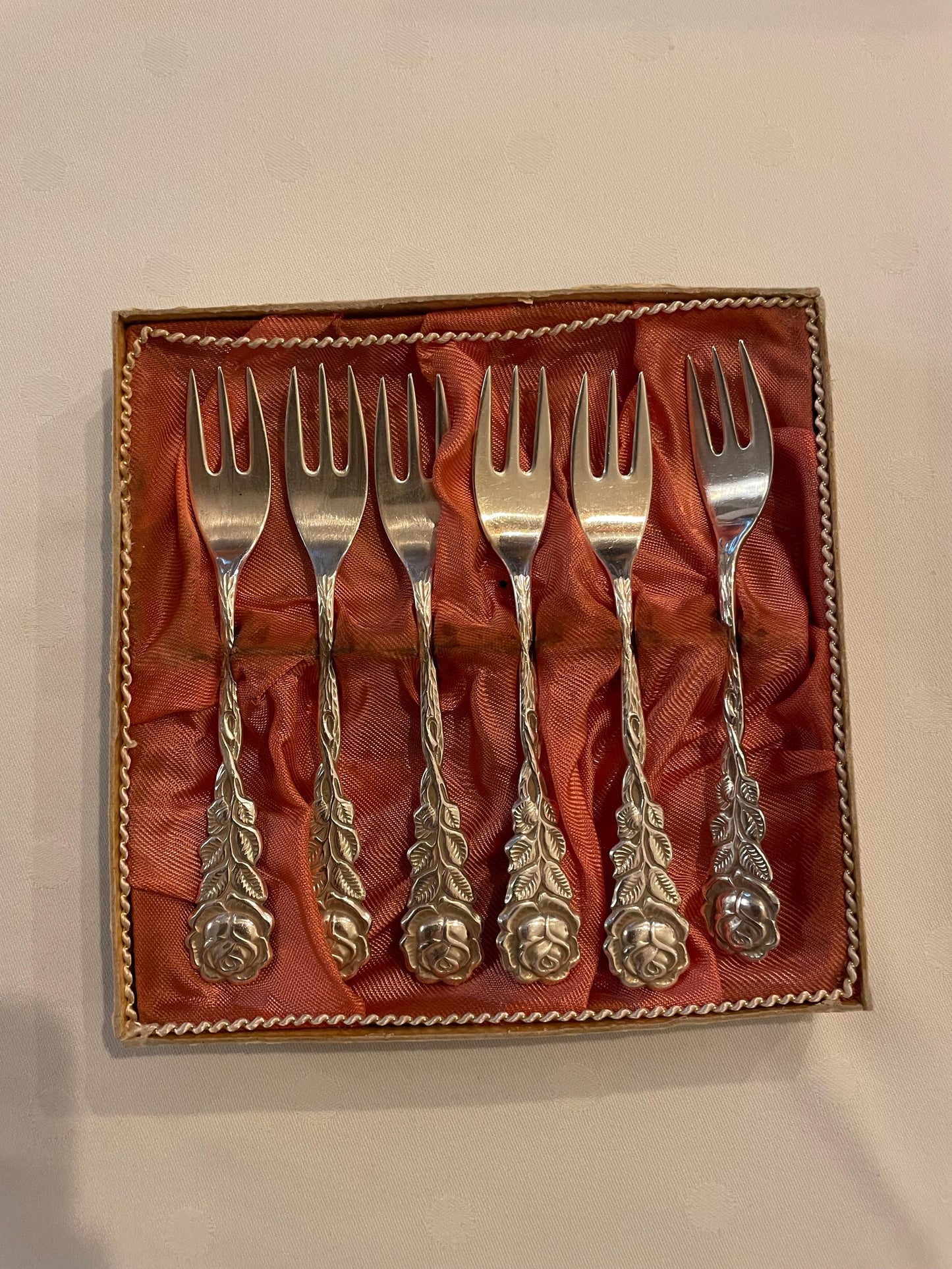 Exquisite BMF coffee cutlery set "Hildesheimer Rose" - silver-plated, 16 pieces