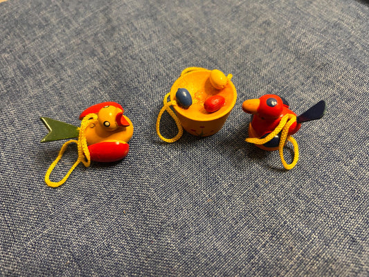 Set of two vintage birds with nest