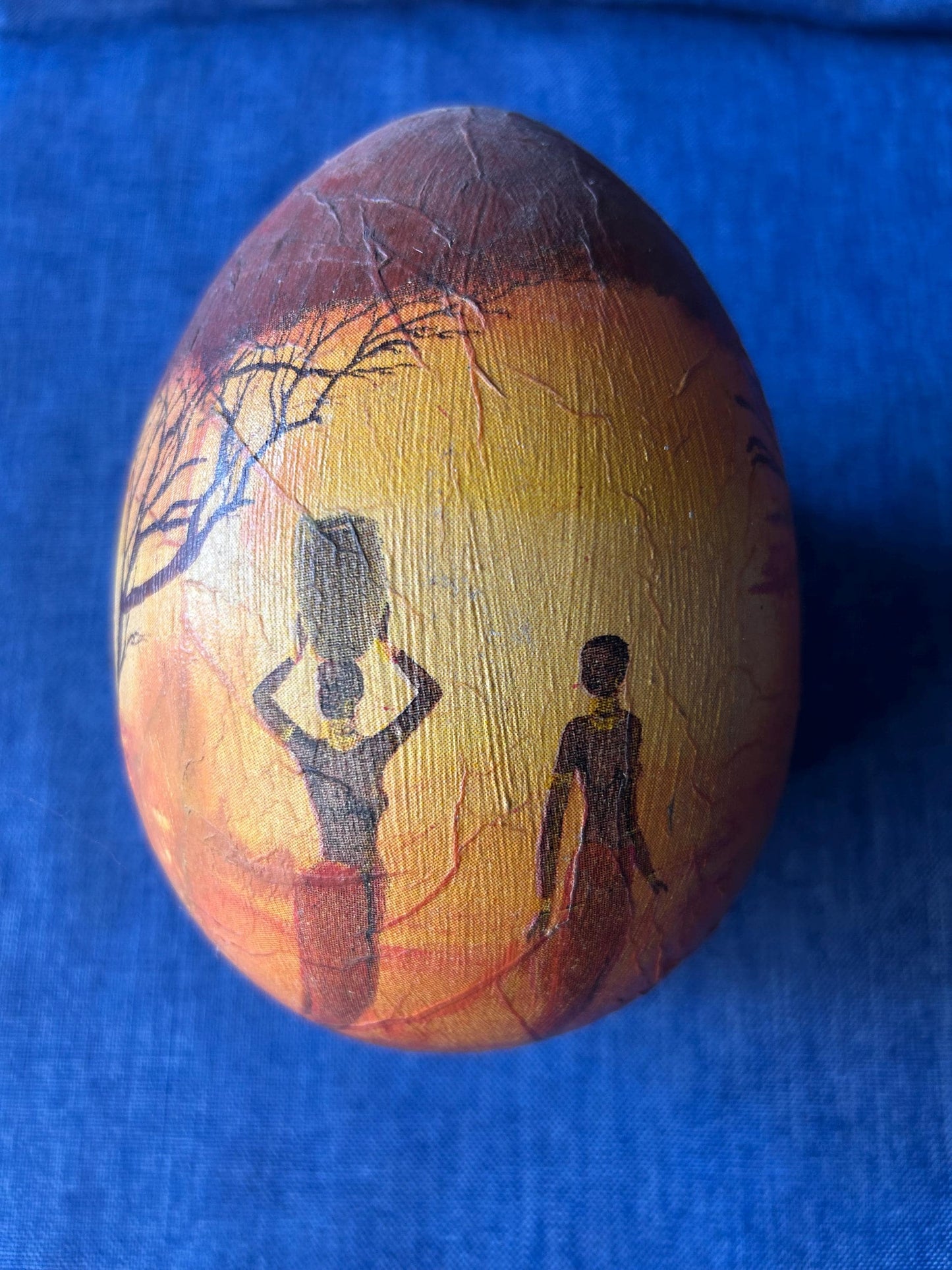 Large beautiful vintage egg approx. 14 cm