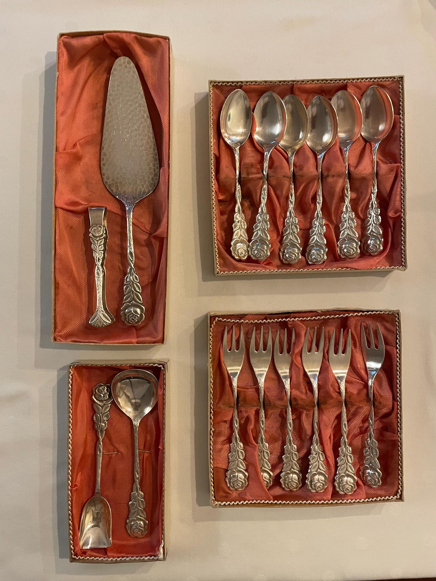 Exquisite BMF coffee cutlery set "Hildesheimer Rose" - silver-plated, 16 pieces