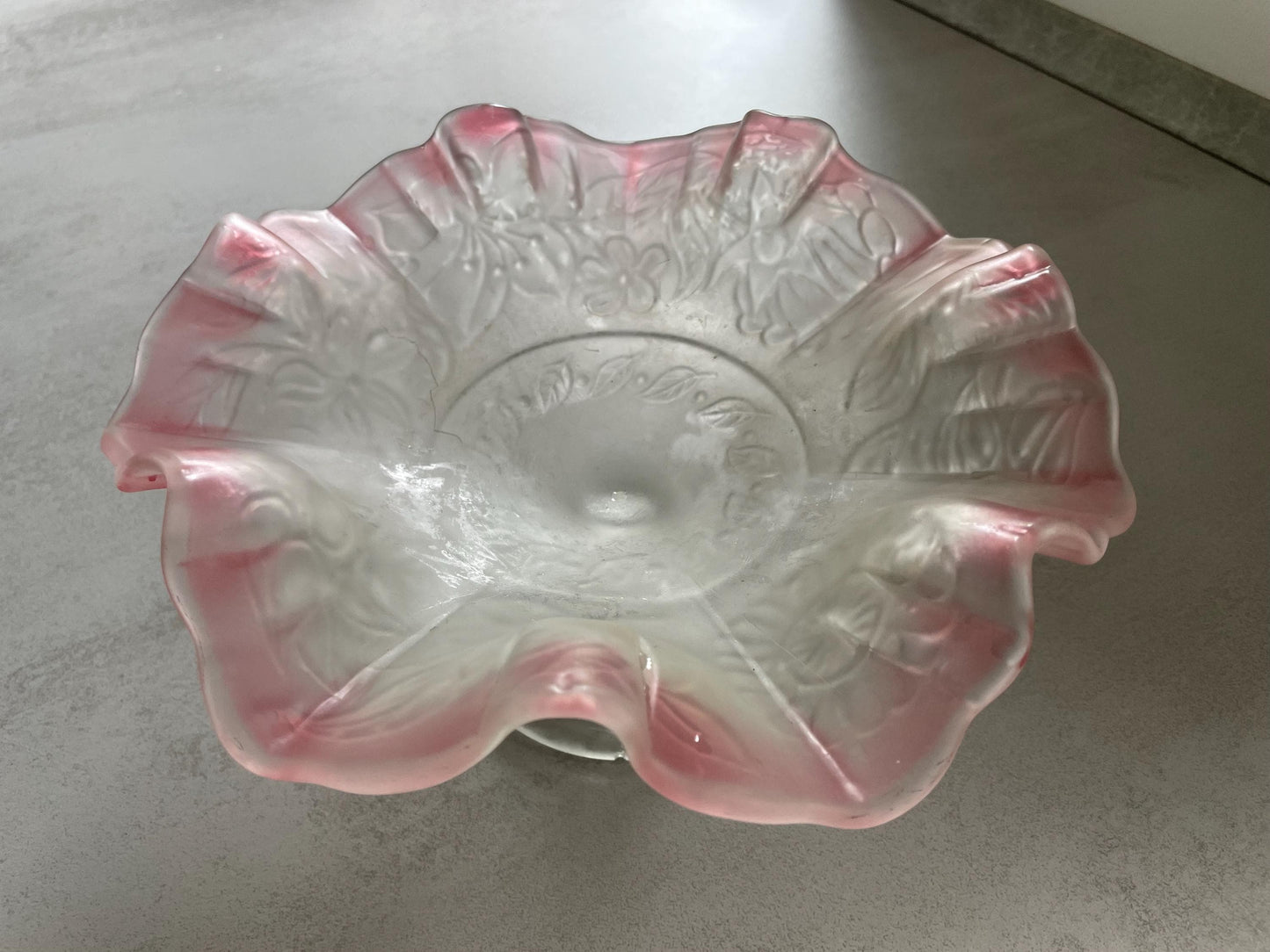 decorative bowl white-pink