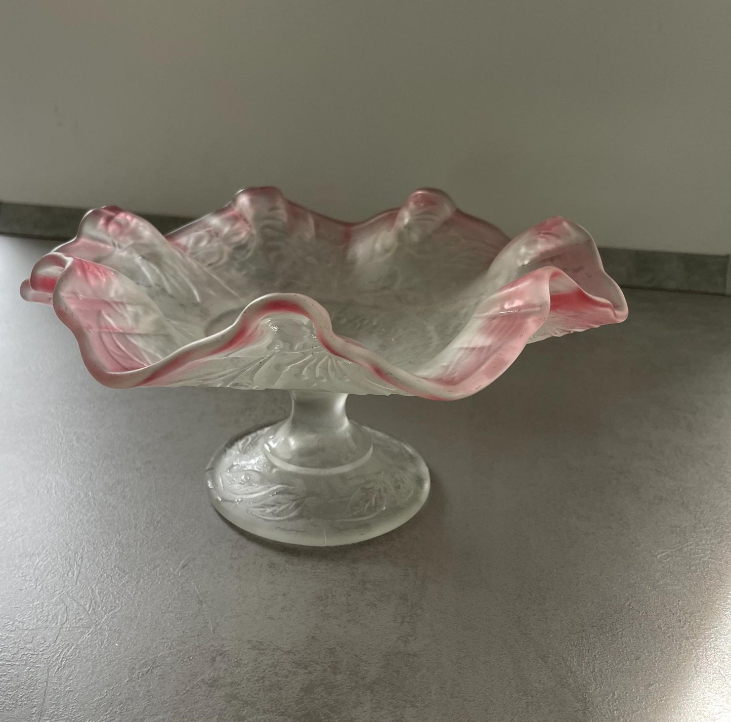 decorative bowl white-pink