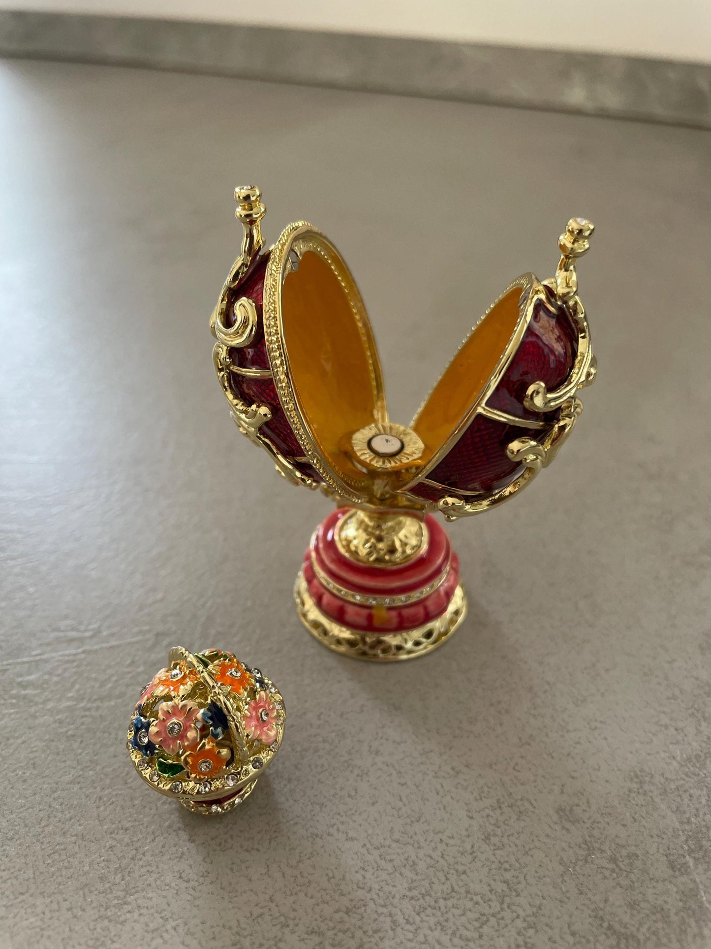 Wunderschönes Kunstei im Fabergé-Stil "Frühling"